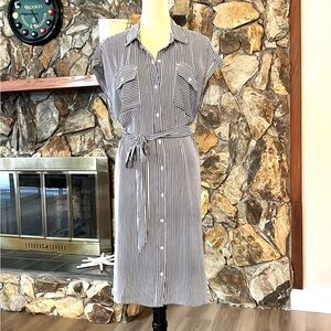 Madison Grey,Sharp,Clean Style White & Navy Dress, Attached Soft-Lining, Size 2X